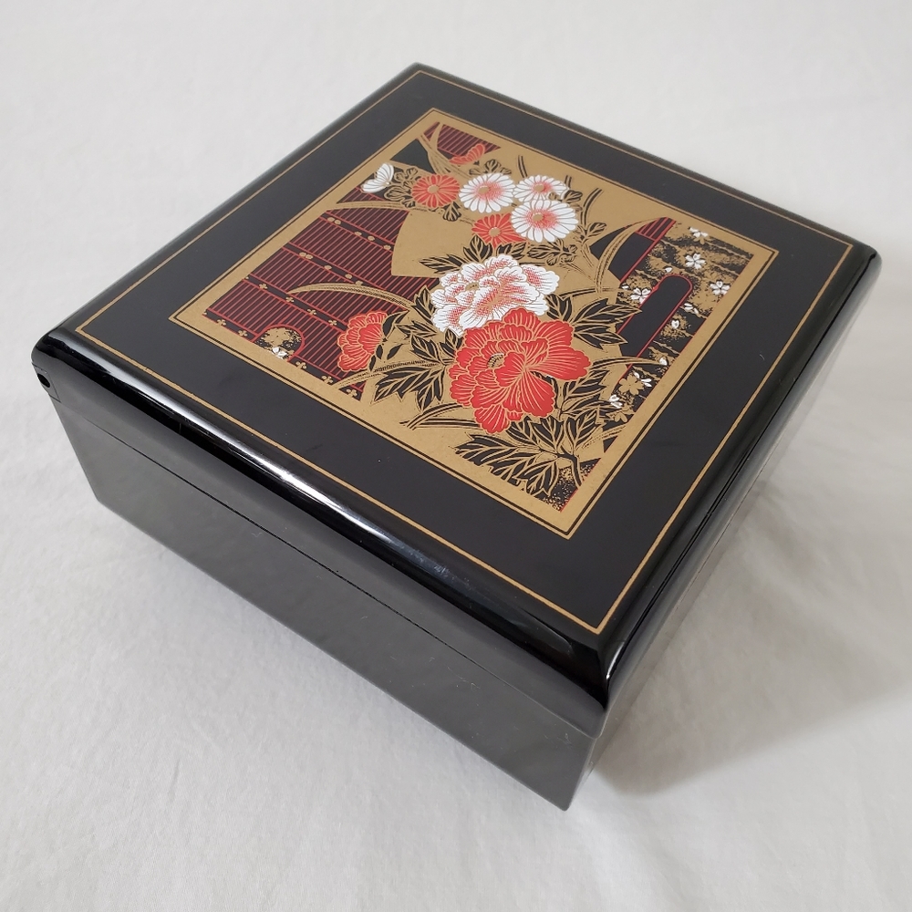 Vintage Musical Jewelry Box